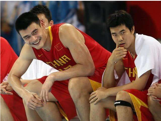 拉菲尼亚替补，弗里克：他没事，但我们也必须照顾好他（弗里克谈拉菲尼亚未首发：状态无碍，但仍需保护）