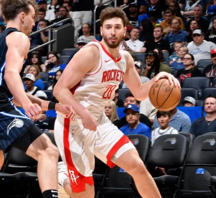 时报：曼城只想纯租借埃切韦里，罗马对这种方式并不信服（时报：曼城倾向只租不买引进埃切韦里，罗马对此存疑）