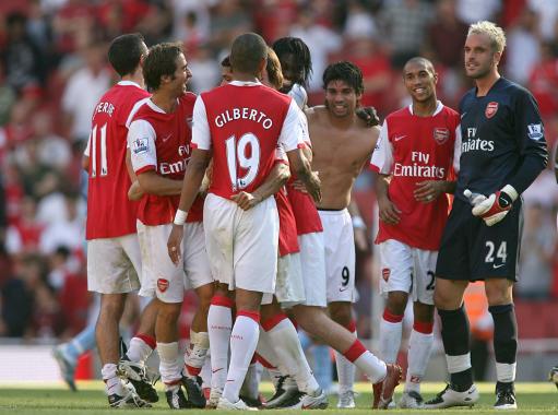 云南玉昆门将余鉴贤：希望下个赛季我能参加更多比赛（云南玉昆门将余鉴贤盼下赛季获得更多出场机会）