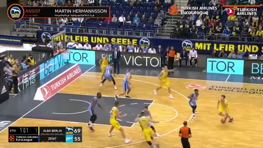 铁锤帮新援威尔逊曾嘲讽自己的新东家，签约后遭到球迷调侃（曾嘲讽新东家的铁锤帮新援威尔逊签约后反遭球迷调侃）