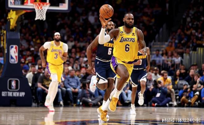 记者：徐彬可能外租葡萄牙，会考虑个人意愿；12月初回国集训（记者称徐彬或租借赴葡萄牙，将尊重本人意愿；12月上旬回国参加集训）