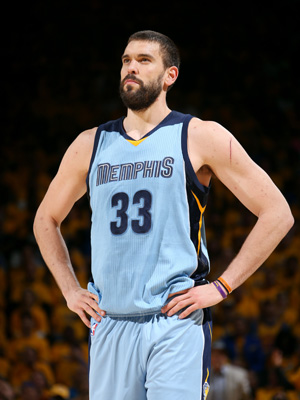 孔帕尼：阿芳很可能下周末复出；我们祝穆勒在美职联决赛获胜（孔帕尼：阿芳有望下周末回归；祝穆勒美职联决赛告捷）