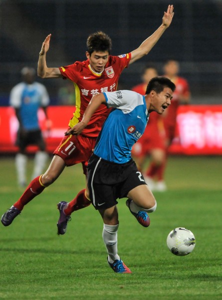 德甲半场：卡尔破门，波图尔斯基扳平，拜仁1-1美因茨（半场战报：卡尔先拔头筹，波图尔斯基扳平，拜仁暂1-1战平美因茨）