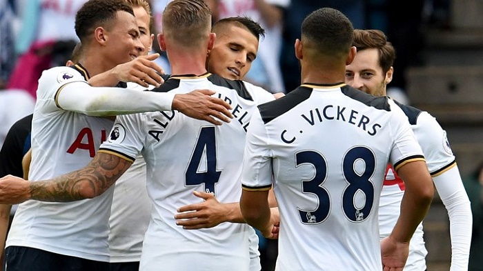 不学詹姆斯刷数据！文班最后3分42秒不上场，不要101场盖帽纪录（拒刷数据不学詹姆斯：文班末节3分42秒按兵不动，宁舍101场封盖纪录）