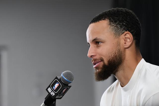 海牛vs三镇：5外援PK4外援，买乌郎先发，帕拉西奥斯替补（海牛对阵三镇：五外援对决四外援，买乌郎首发，帕拉西奥斯替补）