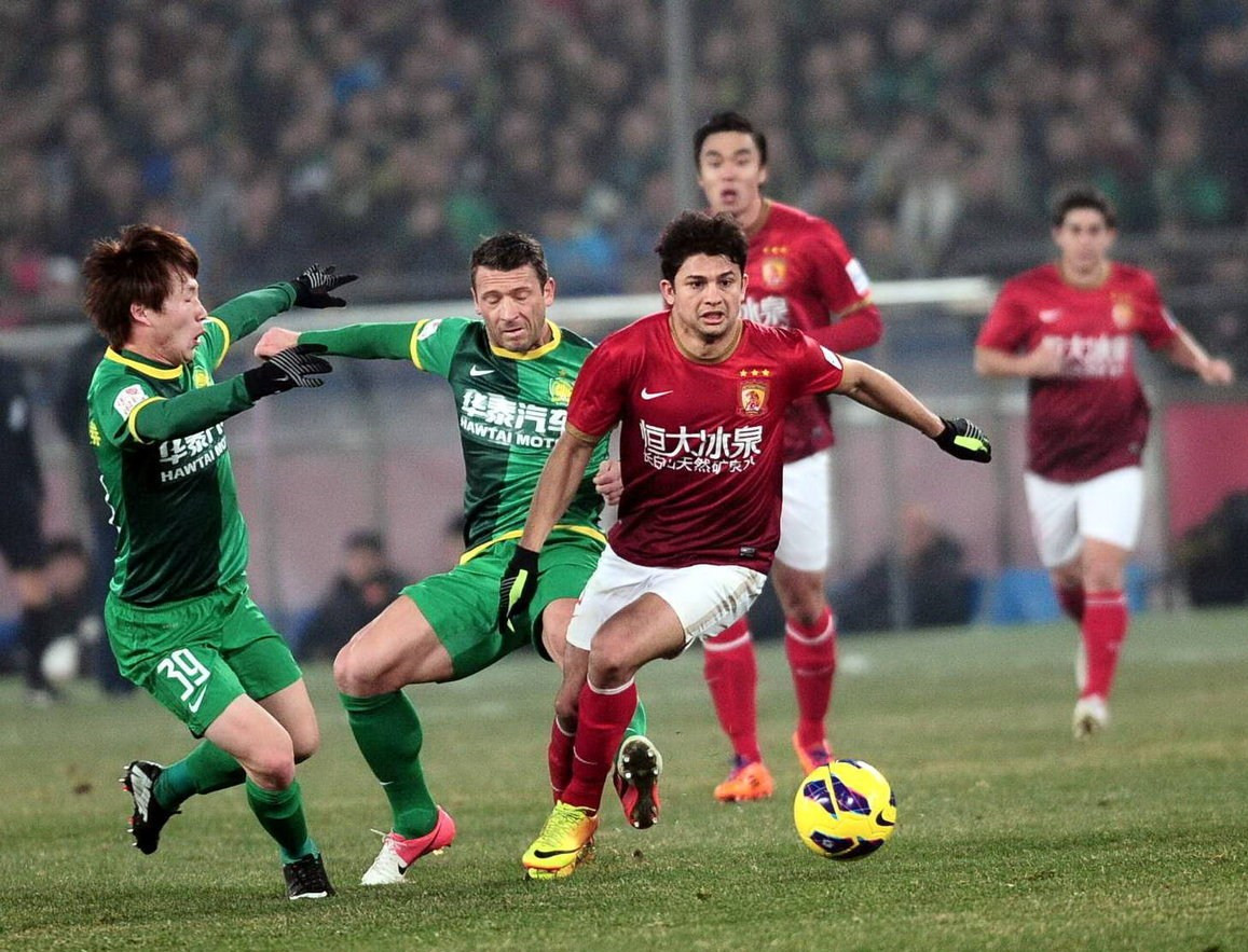 历史上中锋20分+10助攻场次：约基奇165次断档领跑（NBA史上中锋20+分10助攻次数榜：约基奇以165场遥遥领先）