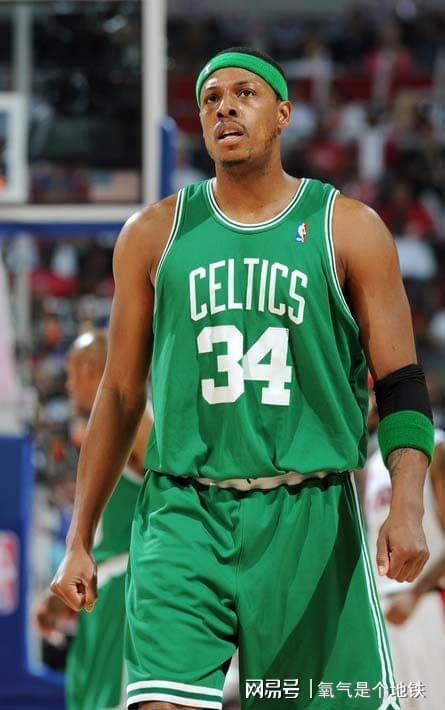 持续打击极端球迷，米体：地方当局邀请米兰双雄开会评估情况（米体：地方当局召集米兰双雄会谈，评估持续整治极端球迷行动）